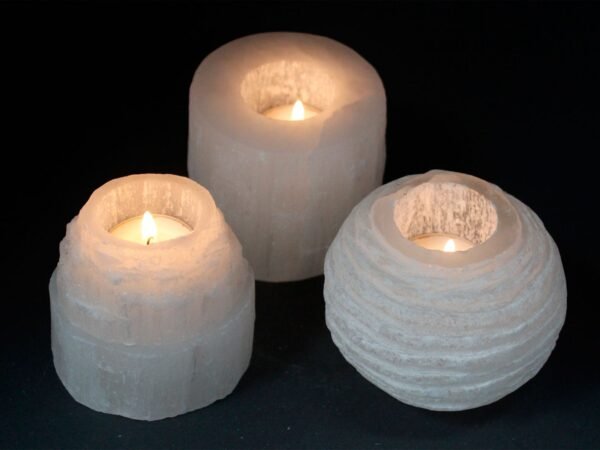 bG9jYWw6Ly9tZWRpYS85US84RC82MFIzMEMxRzZNVks4RDlRL2FlNGI1MjI4LmpwZWc-1.jpg Candelabro Selenita alta montaña - 8 cm