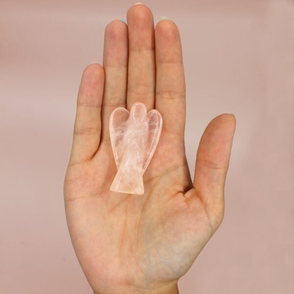 bG9jYWw6Ly9tZWRpYS8xUC8wRC82MFIzMEMxRzZXUjMwRDFQLzAxMjE1Y2RkLmpwZWc.jpg Ángel de piedra preciosa tallada a mano - cuarzo rosa