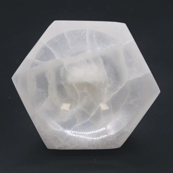 bG9jYWw6Ly9tZWRpYS9ITi8wQy82MFIzMEMxRzZSVjMwQ0hOL2EwYWM3NTUxLmpwZWc.jpg Cuenco hexagonal de selenita - 10cm