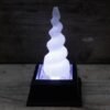 bG9jYWw6Ly9tZWRpYS9TTS84Qy82MFIzMEMxRzZNVks4Q1NNLzQwNTljMDhmLmpwZWc.jpg Torre de Cuerno de Unicornio Espiral de Selenita - 10 cm